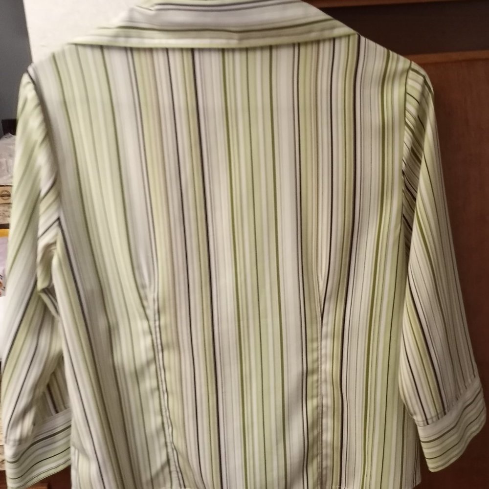 Woman's button down dress Blouse - Picture 2 of 2